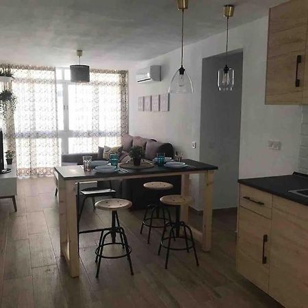 Ideal Apartamento En El Barrio De Las Delicias Malaga Exterior photo