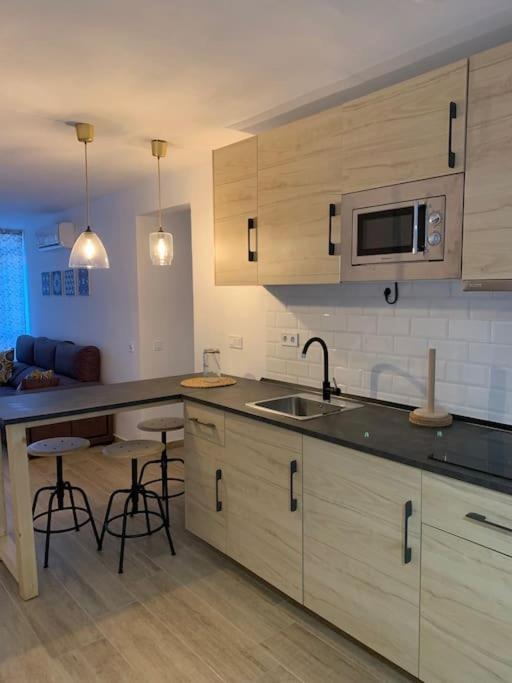 Ideal Apartamento En El Barrio De Las Delicias Malaga Exterior photo