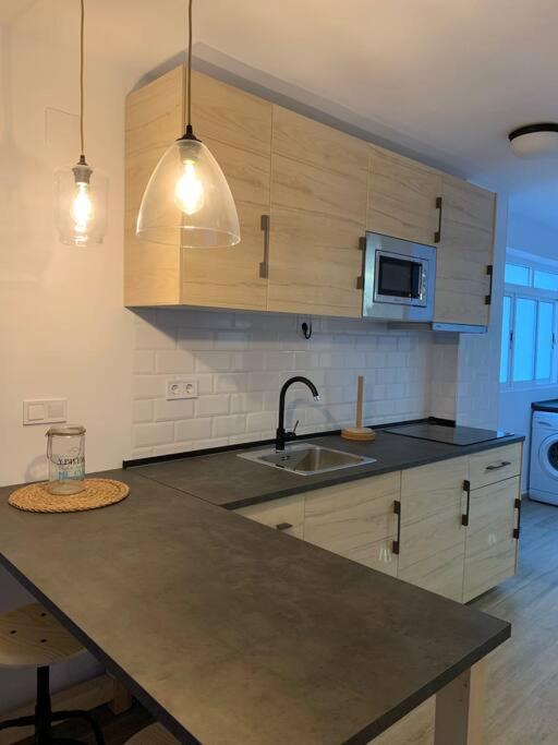 Ideal Apartamento En El Barrio De Las Delicias Malaga Exterior photo